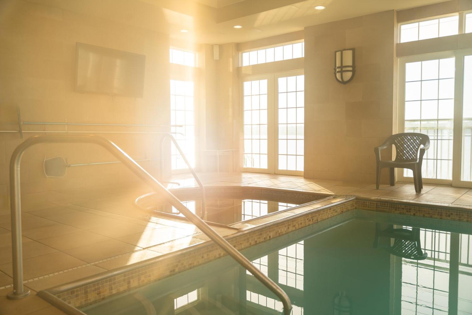 מידלטאון Newport Beach Hotel & Suites מראה חיצוני תמונה