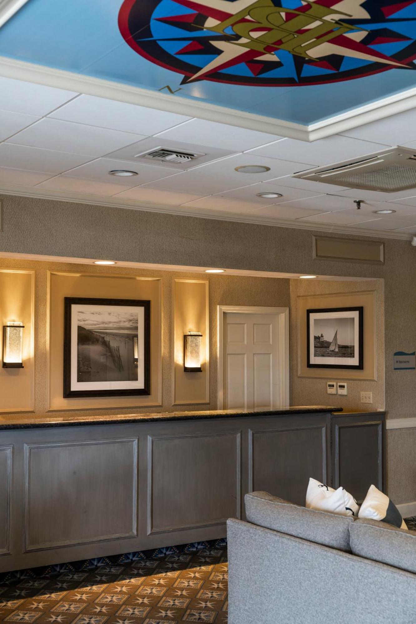 מידלטאון Newport Beach Hotel & Suites מראה חיצוני תמונה