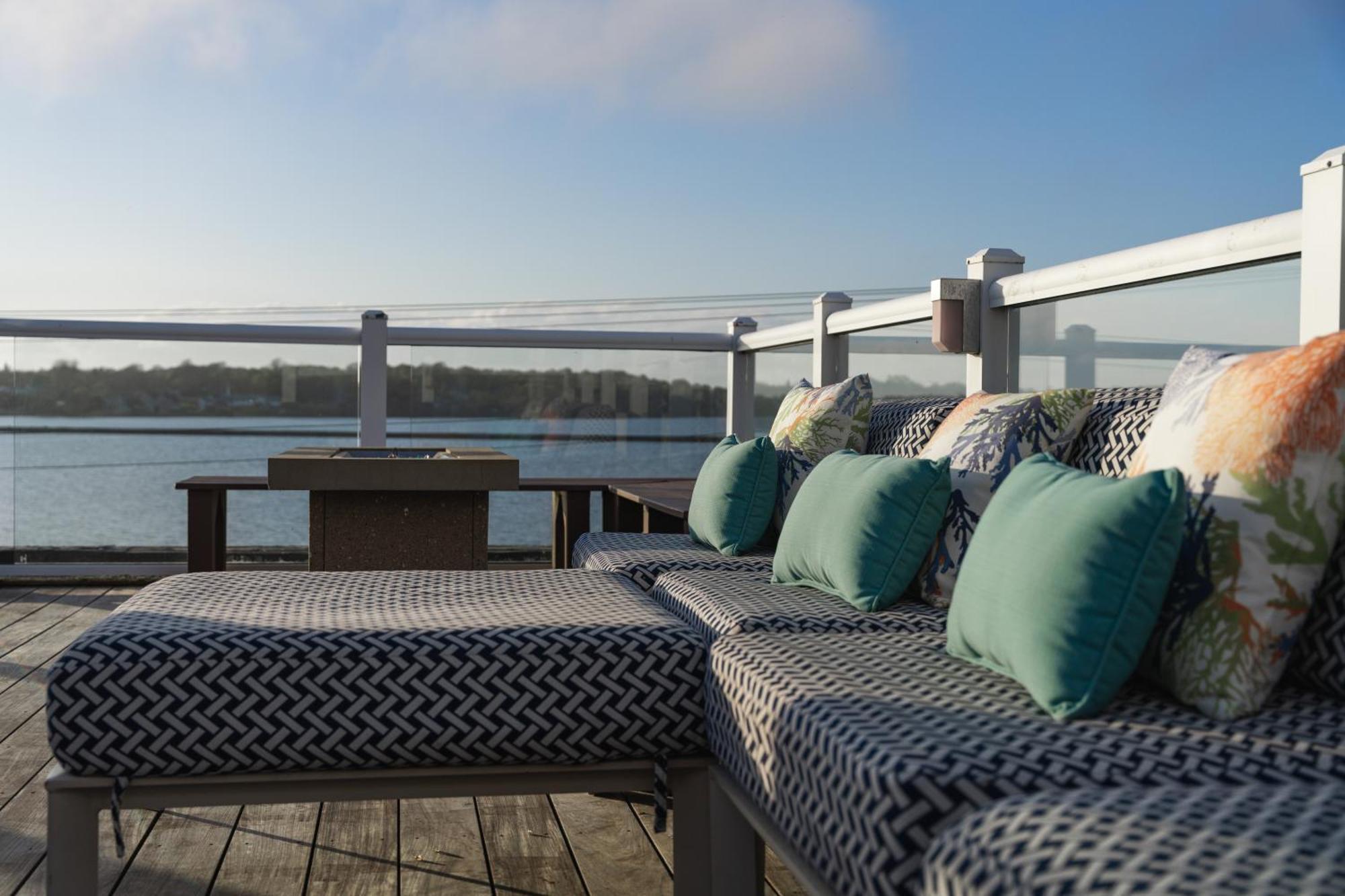 מידלטאון Newport Beach Hotel & Suites מראה חיצוני תמונה