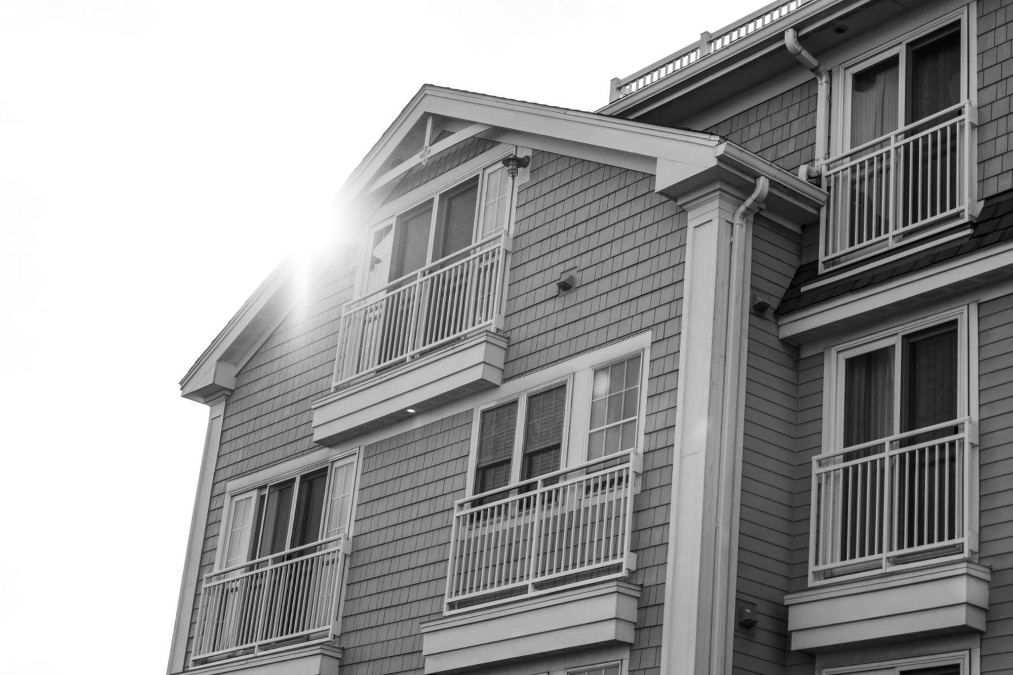 מידלטאון Newport Beach Hotel & Suites מראה חיצוני תמונה